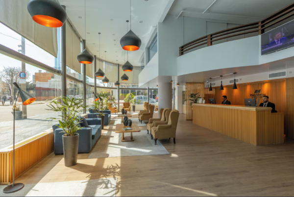 UY Conferencia con Gerardo Curio - Montevideo, Uruguay - 2026 - Imagen 3